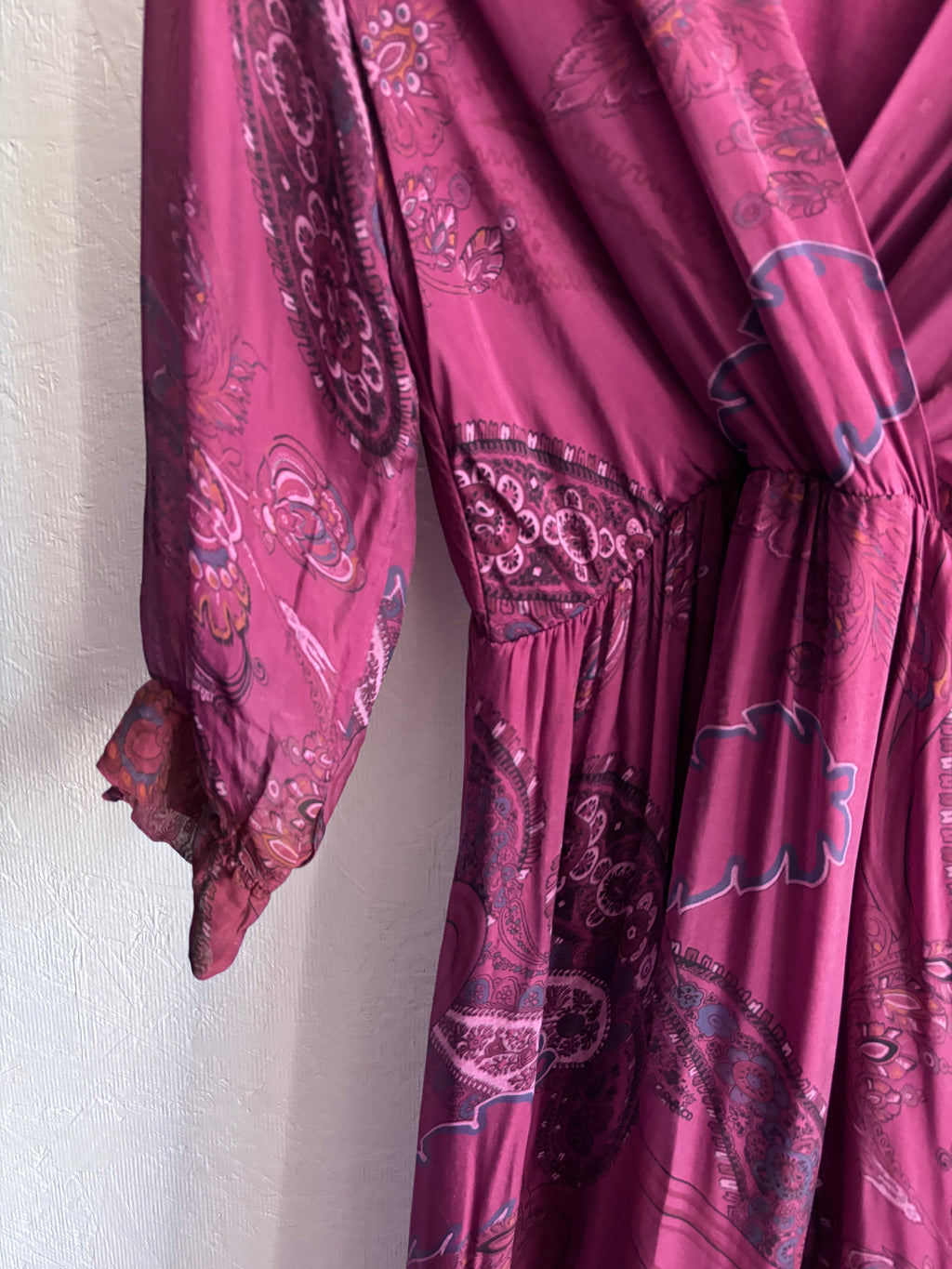 Vintage Anna Melan Made in Italy Boho Burgundy Maroon Paisley Print Ruffle Silk Blend Midi Dress