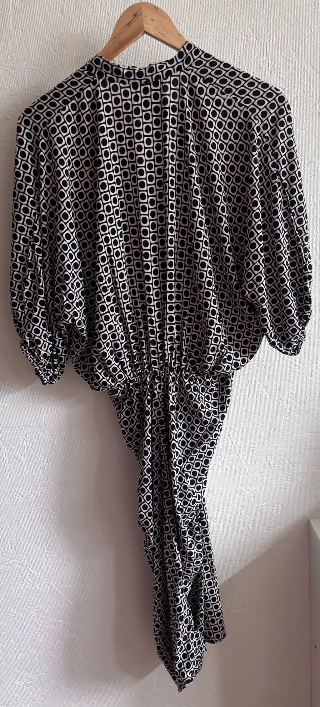Bamboo Blonde Geo Print Ruched Slit V Neck Puff Sleeve Relaxed Fit Midi Dress