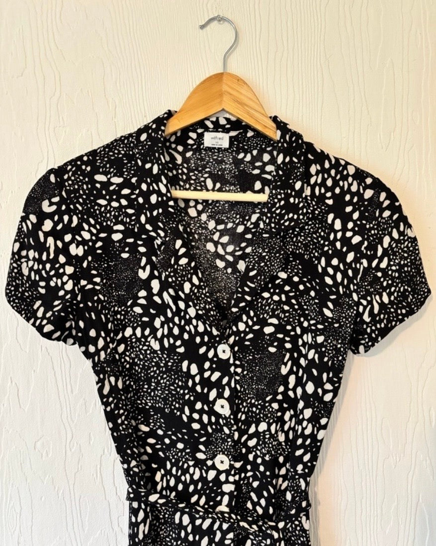 Wilfred Aritzia Button Down Collared Short Sleeve Midi Maxi Shirt Animal Print Silhouette Dress
