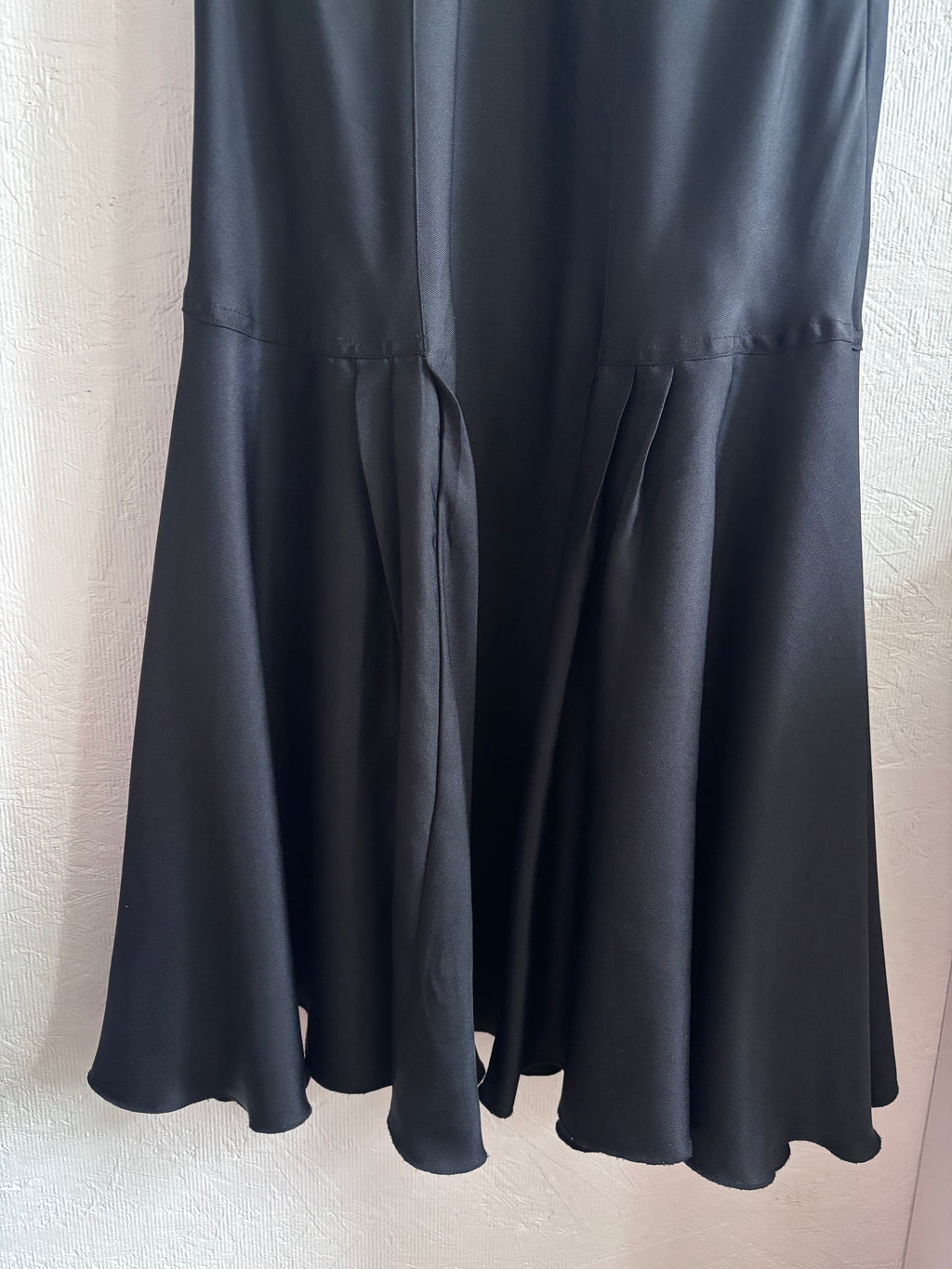 Vintage Jacob 100% Silk Classic Timeless Elegant Black V Neck Fishtail Midi Dress