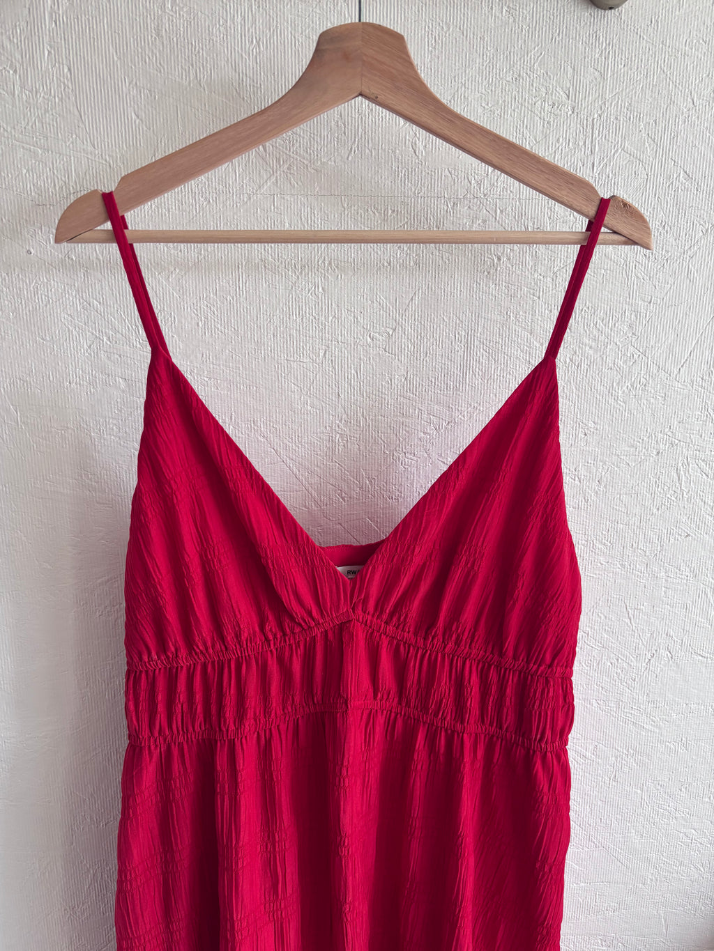 RW&CO Red V Neck Textured Spaghetti Strap Lightweight Maxi Dress