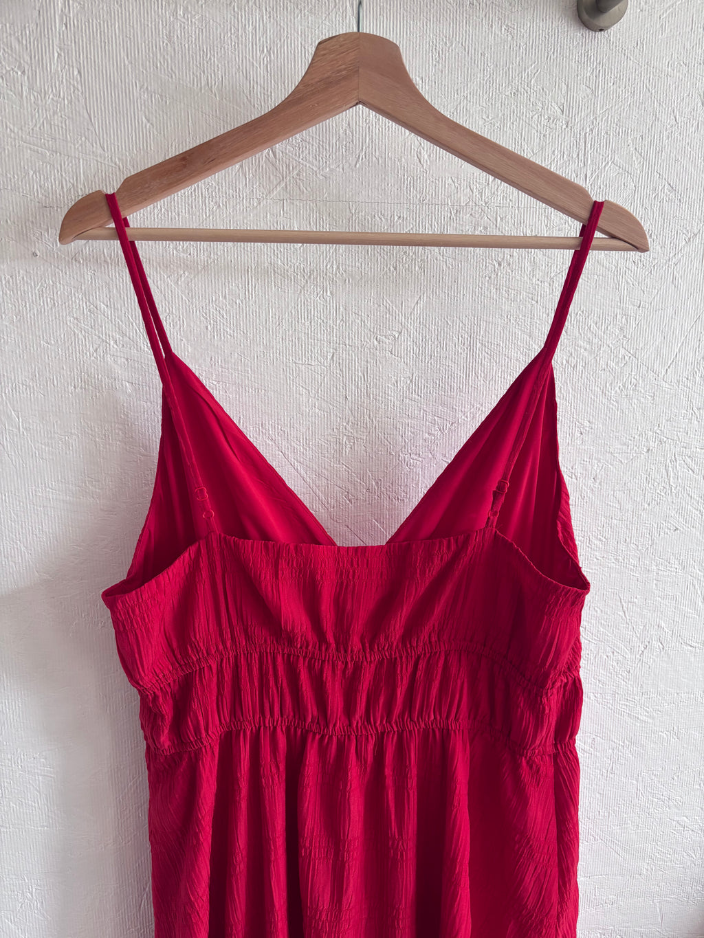 RW&CO Red V Neck Textured Spaghetti Strap Lightweight Maxi Dress